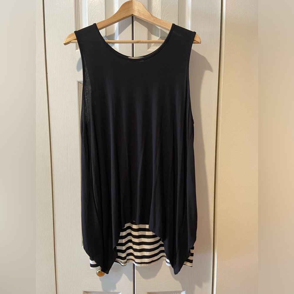 Fun and Flirty Comme Toi High Low Top With Great Unique Design